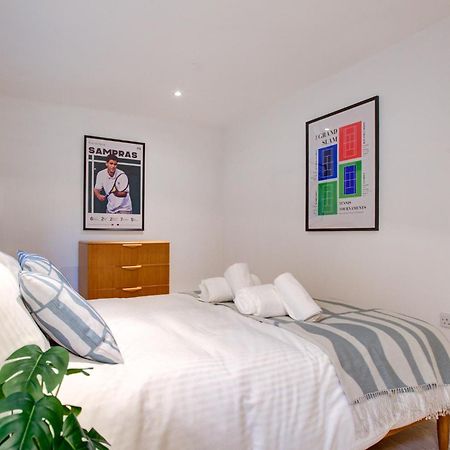 Neoteric Home Wimbledon Village London Bagian luar foto