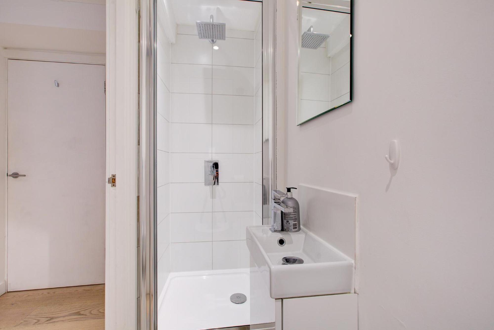 Neoteric Home Wimbledon Village London Bagian luar foto