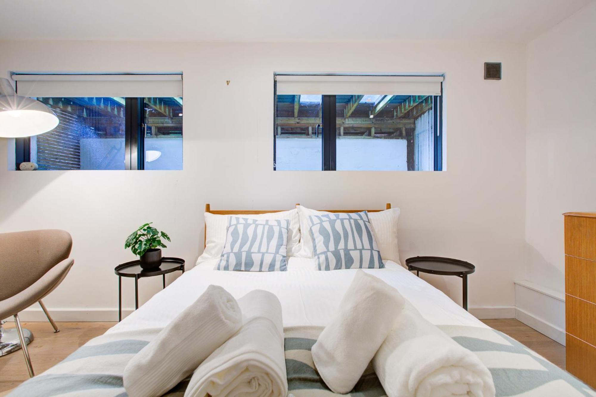 Neoteric Home Wimbledon Village London Bagian luar foto